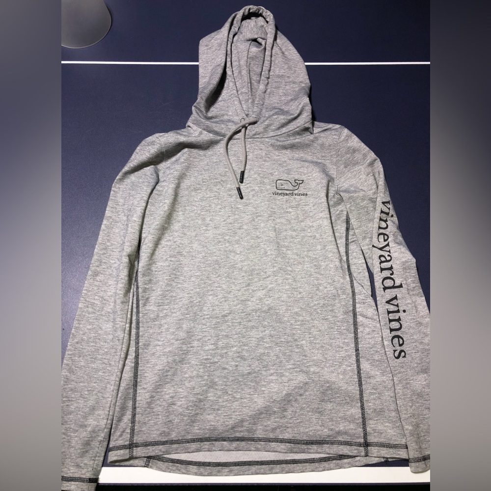 Vineyard vines light sweatshirt